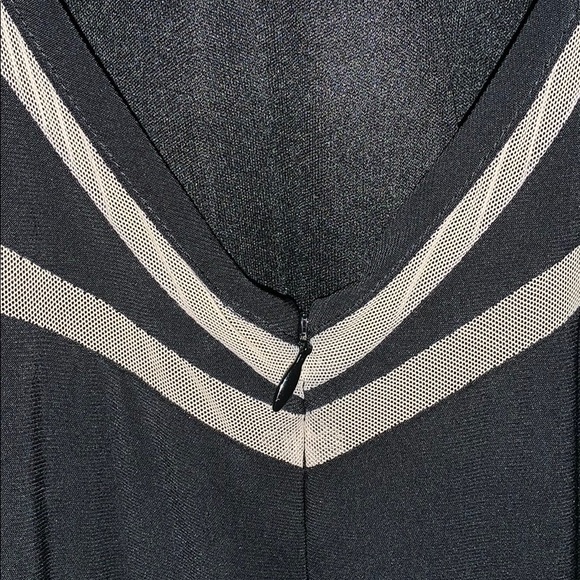 Long black formal dress - Picture 4 of 4